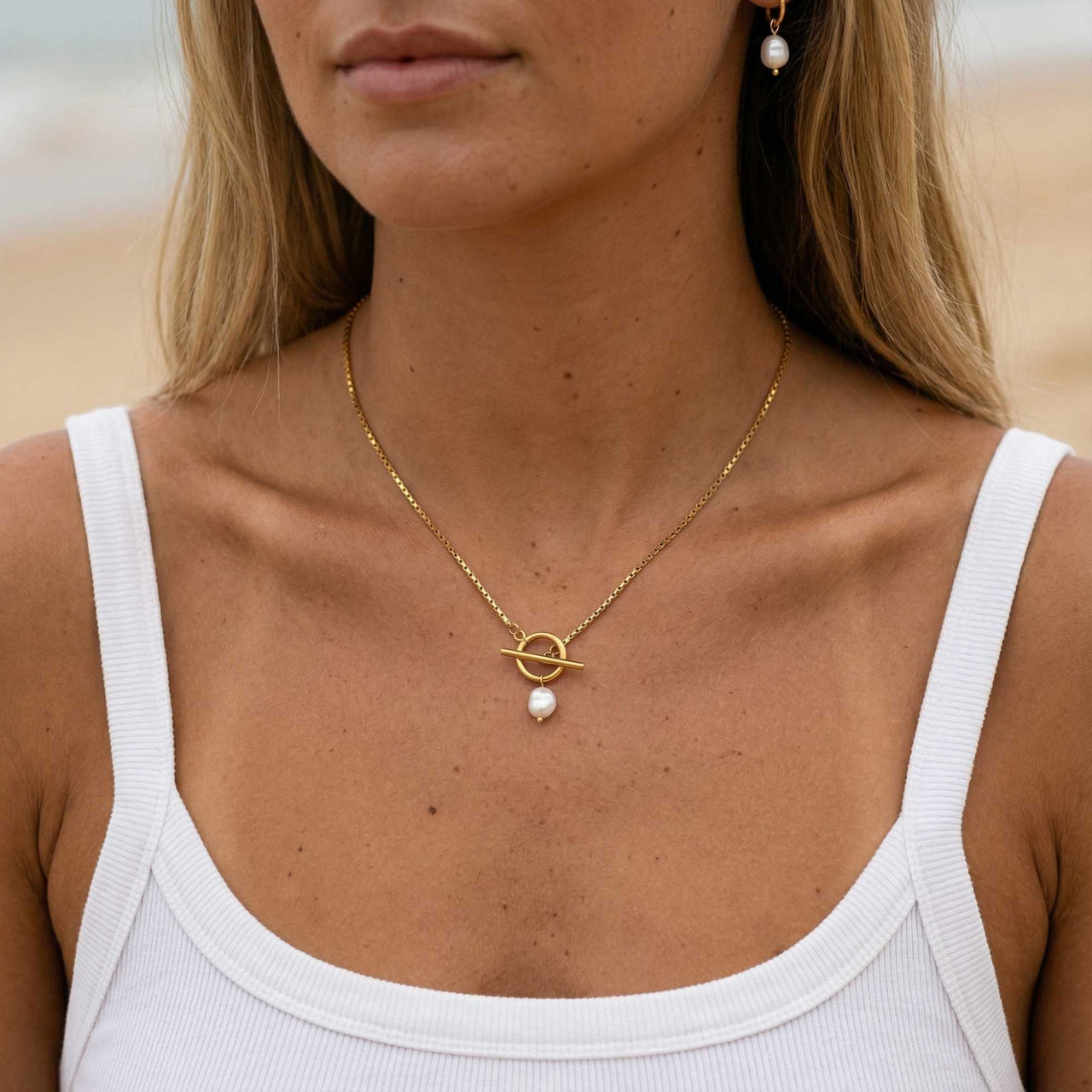La Isla Pearl Toggle Necklace