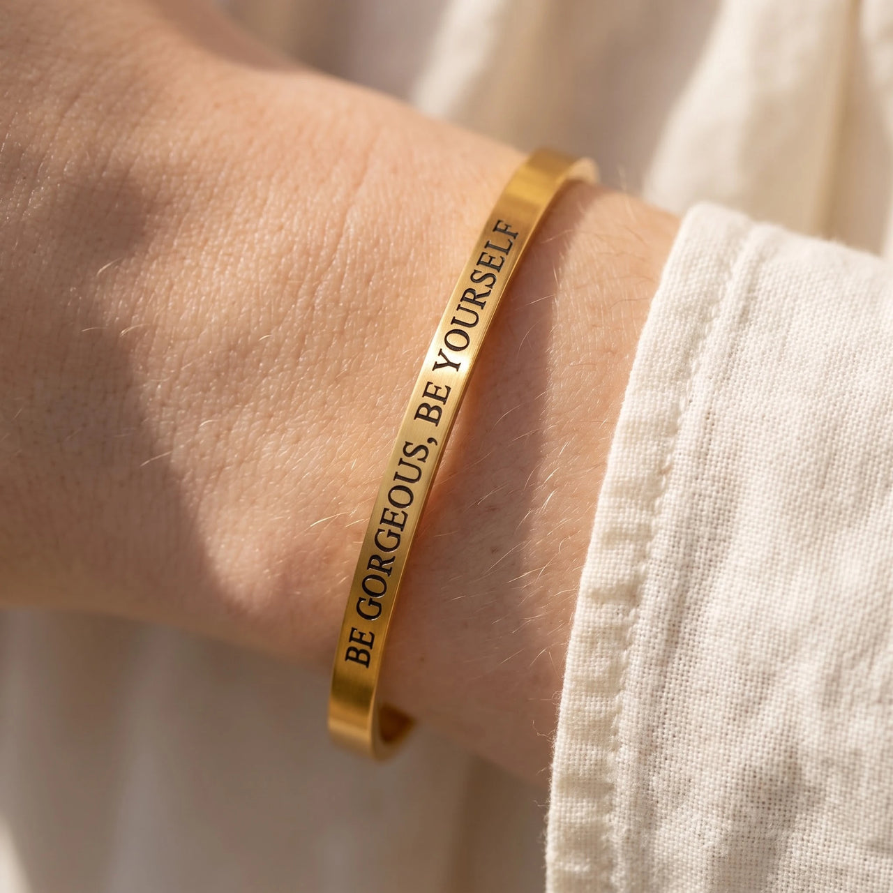 Engraved bracelet — close-up of the details, gold | SKU: bgby-g